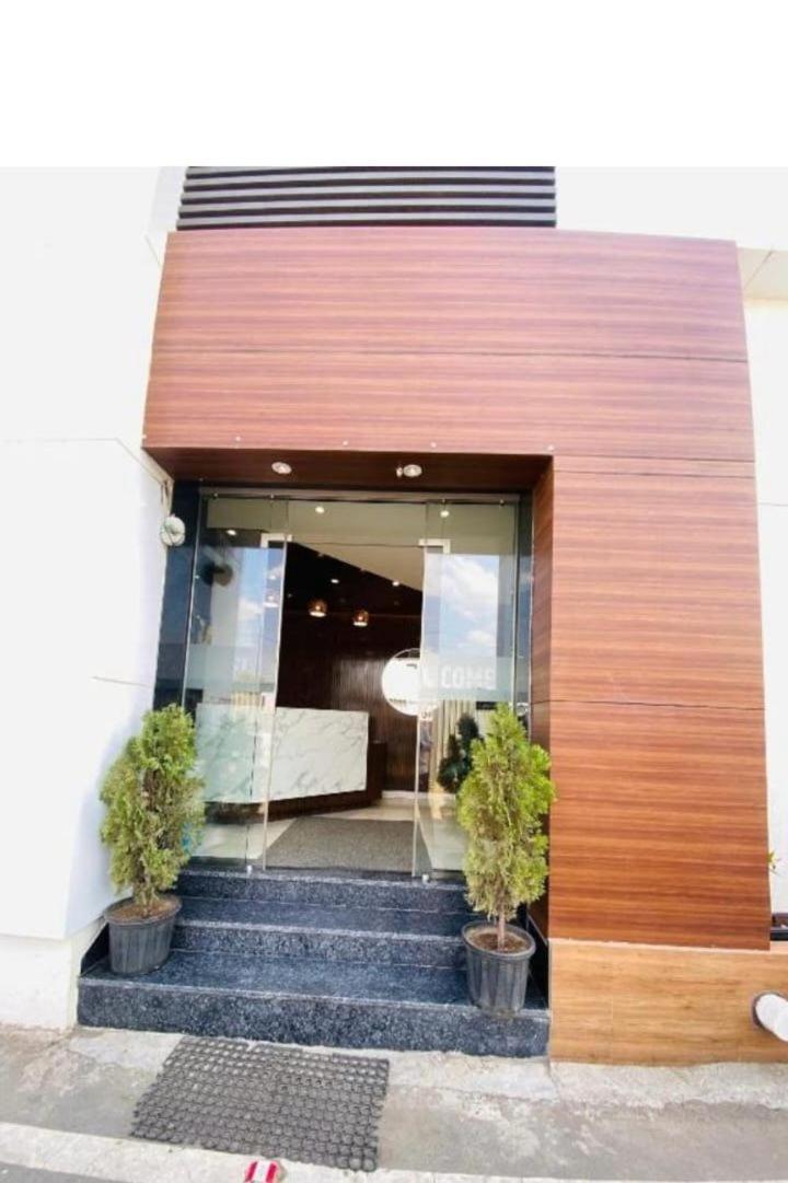 שירדי Hotel Shree Sai מראה חיצוני תמונה